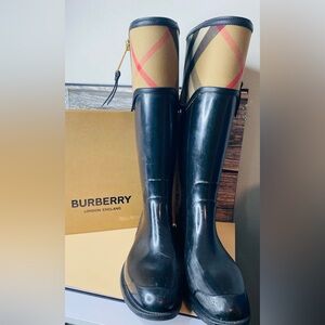 Burberry Black and Tan Nova Check Rubber Boots Authentic